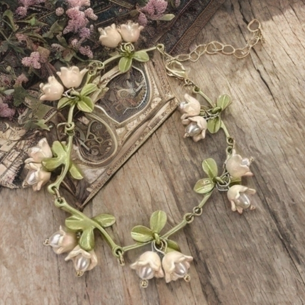MODCLOTH LILLY BELLS FLORAL BRACELET